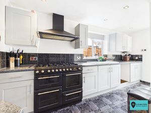 Kitchen- click for photo gallery